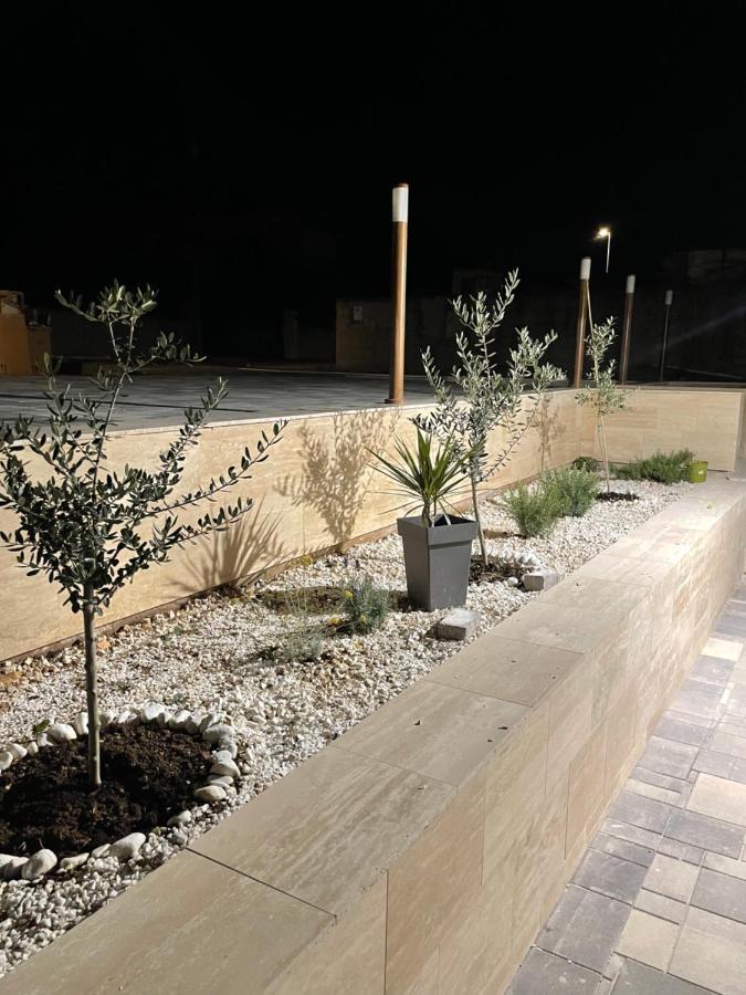 Vila Regina Apartment Regina With Swimming Pool Jezera Bagian luar foto