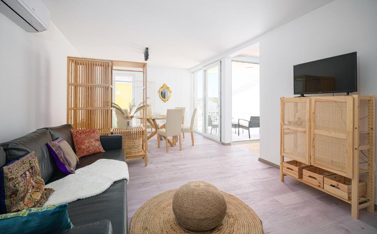 Vila Regina Apartment Regina With Swimming Pool Jezera Bagian luar foto