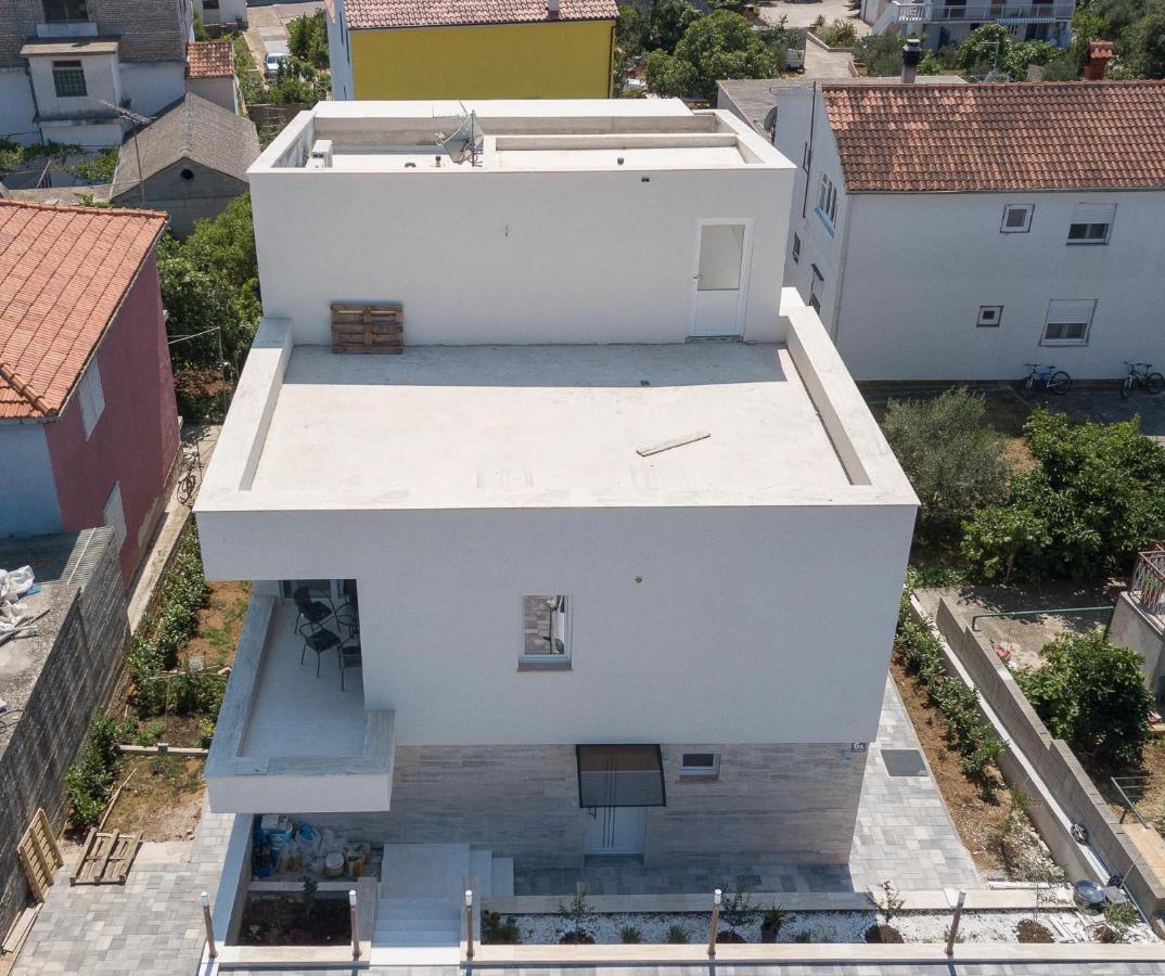 Vila Regina Apartment Regina With Swimming Pool Jezera Bagian luar foto
