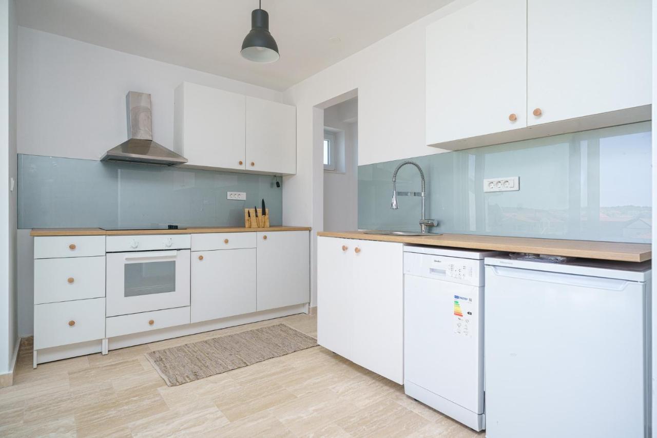 Vila Regina Apartment Regina With Swimming Pool Jezera Bagian luar foto