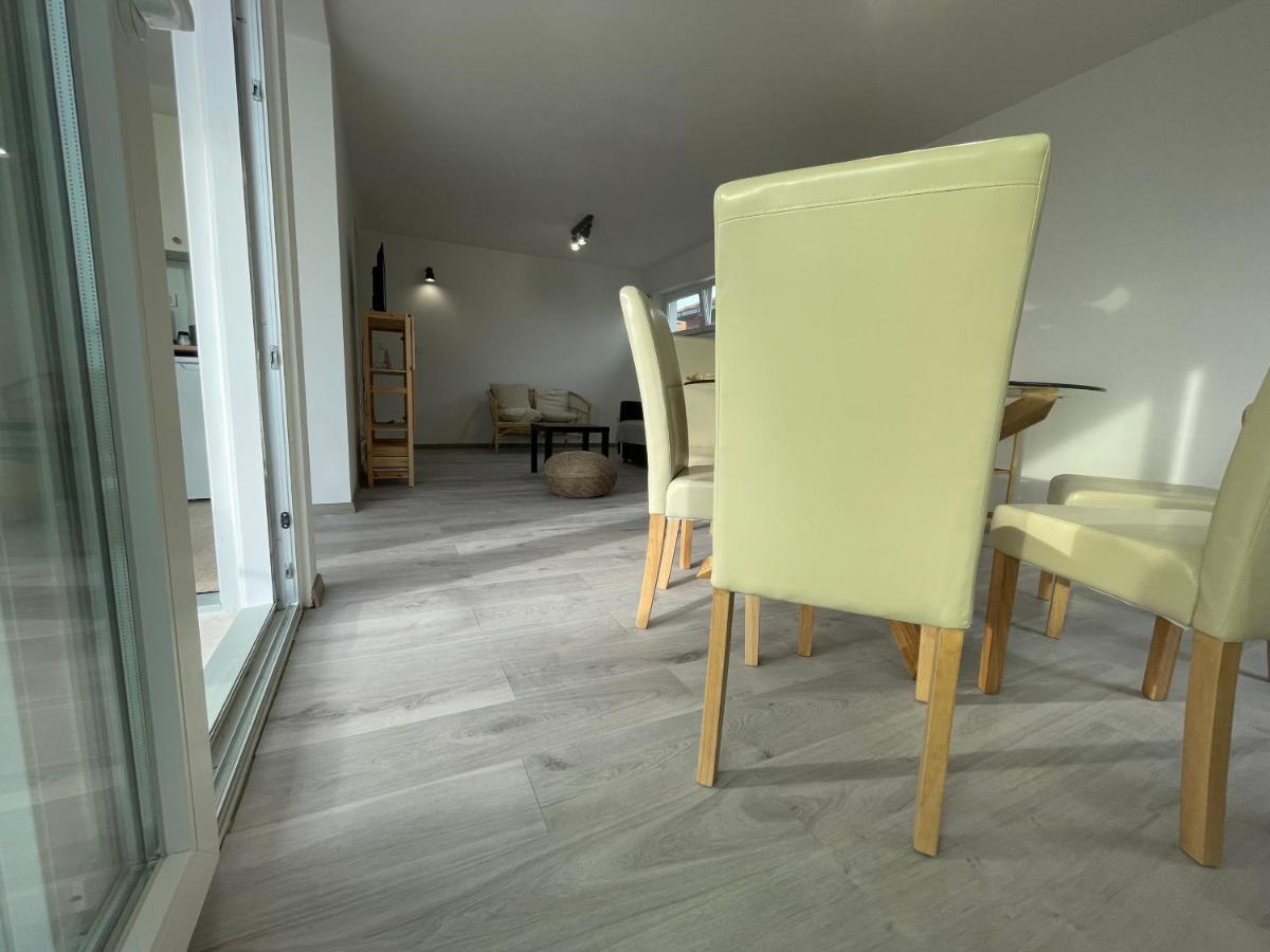 Vila Regina Apartment Regina With Swimming Pool Jezera Bagian luar foto
