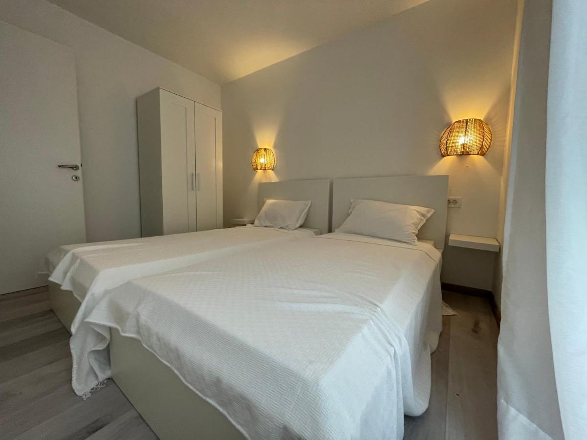 Vila Regina Apartment Regina With Swimming Pool Jezera Bagian luar foto