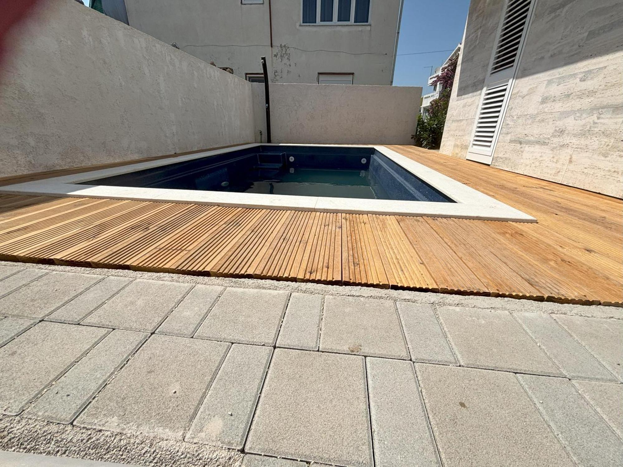 Vila Regina Apartment Regina With Swimming Pool Jezera Bagian luar foto