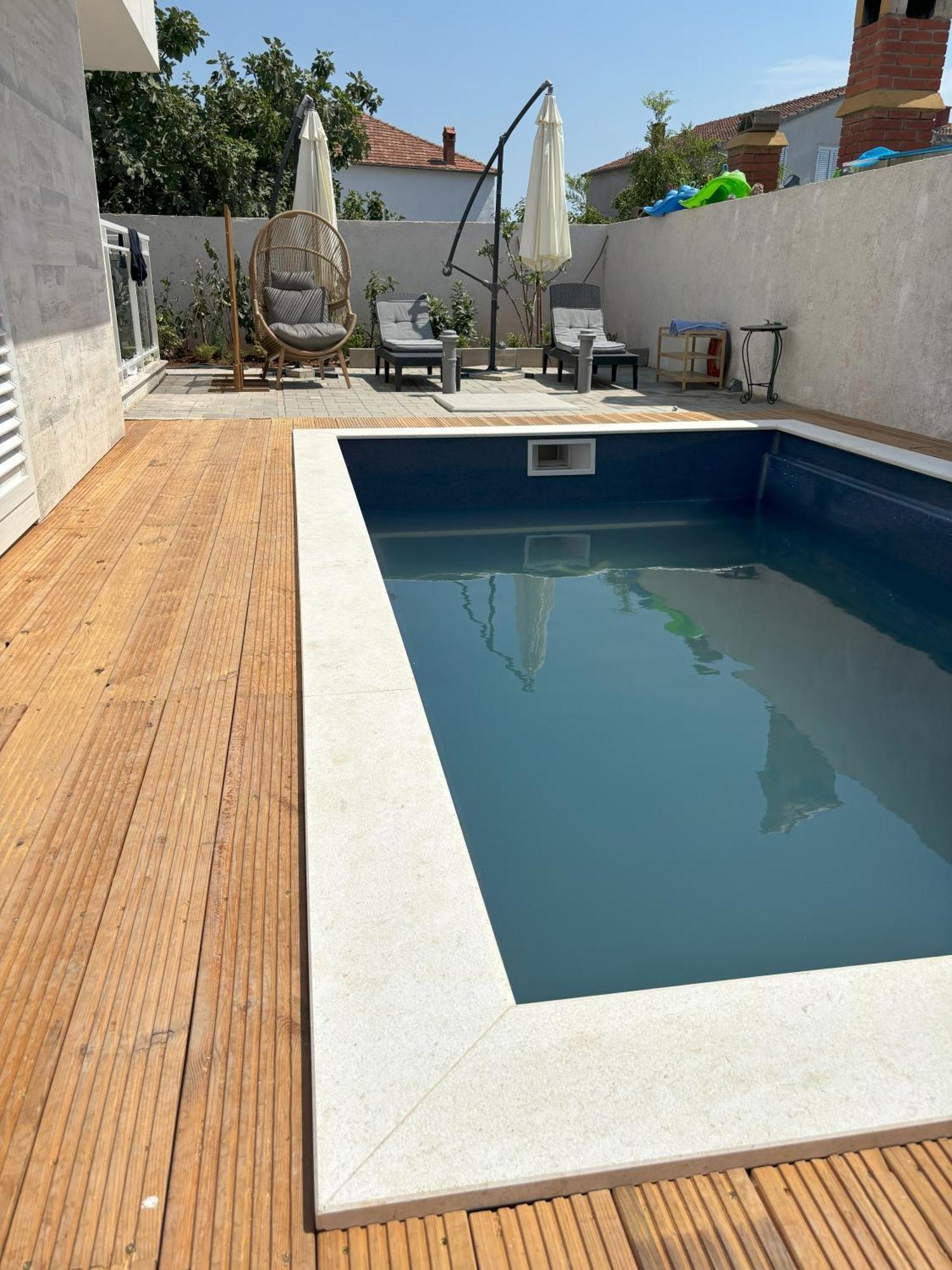 Vila Regina Apartment Regina With Swimming Pool Jezera Bagian luar foto