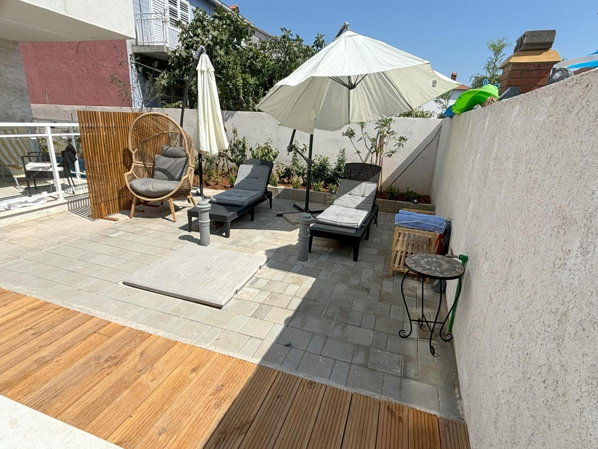 Vila Regina Apartment Regina With Swimming Pool Jezera Bagian luar foto
